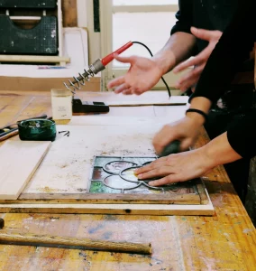 Proceso de realización de una vidriera en el taller